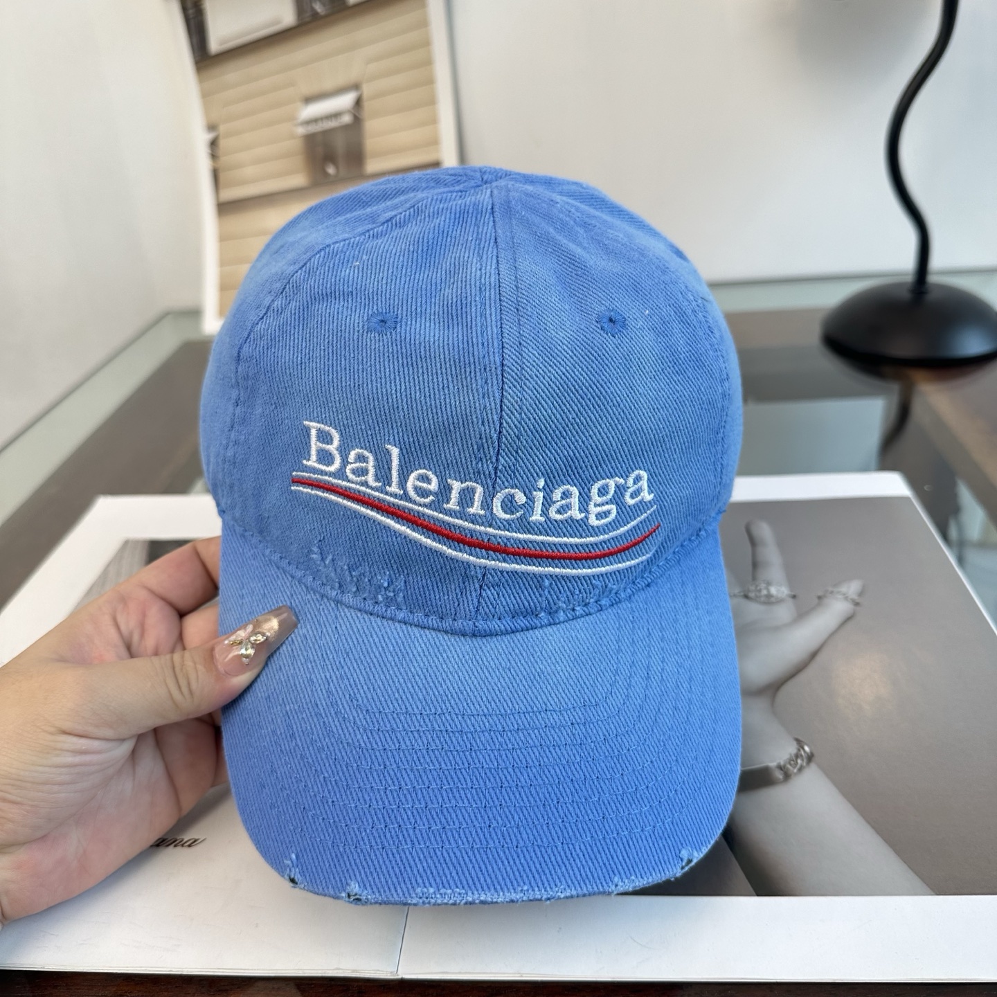 新品Balenciaga 巴黎世家字母新款棒球帽 现货秒发🧢简约时尚超级无敌好看的帽子！情侣款！