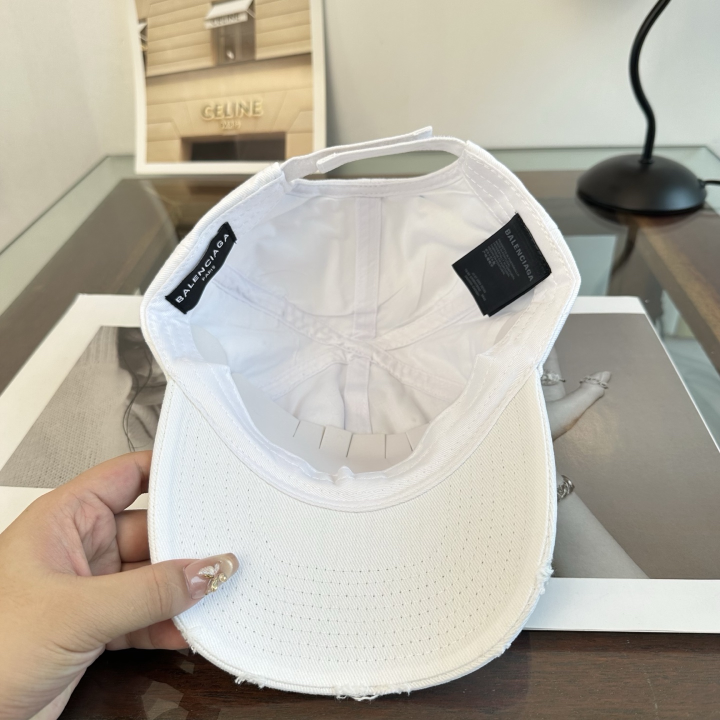 新品Balenciaga 巴黎世家字母新款棒球帽 现货秒发🧢简约时尚超级无敌好看的帽子！情侣款！