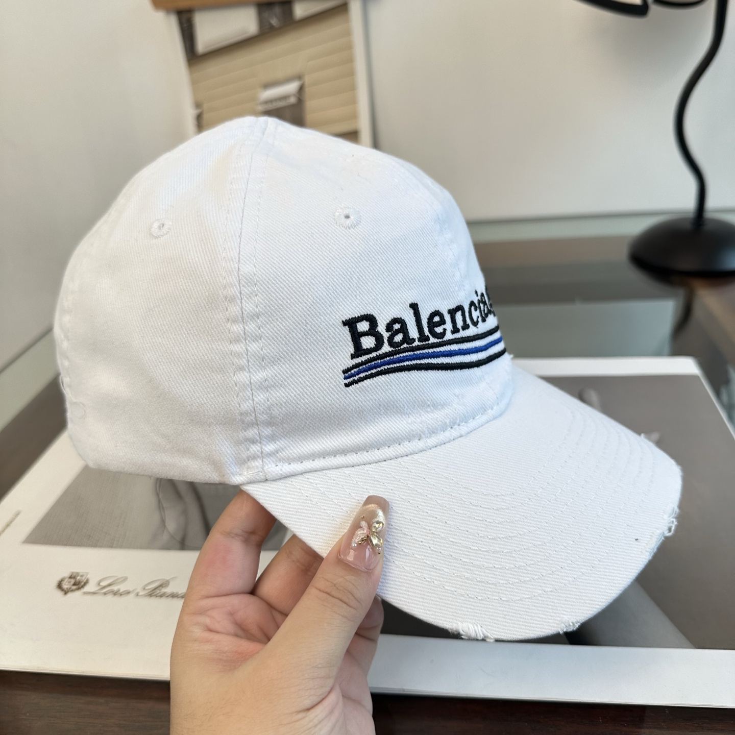 新品Balenciaga 巴黎世家字母新款棒球帽 现货秒发🧢简约时尚超级无敌好看的帽子！情侣款！