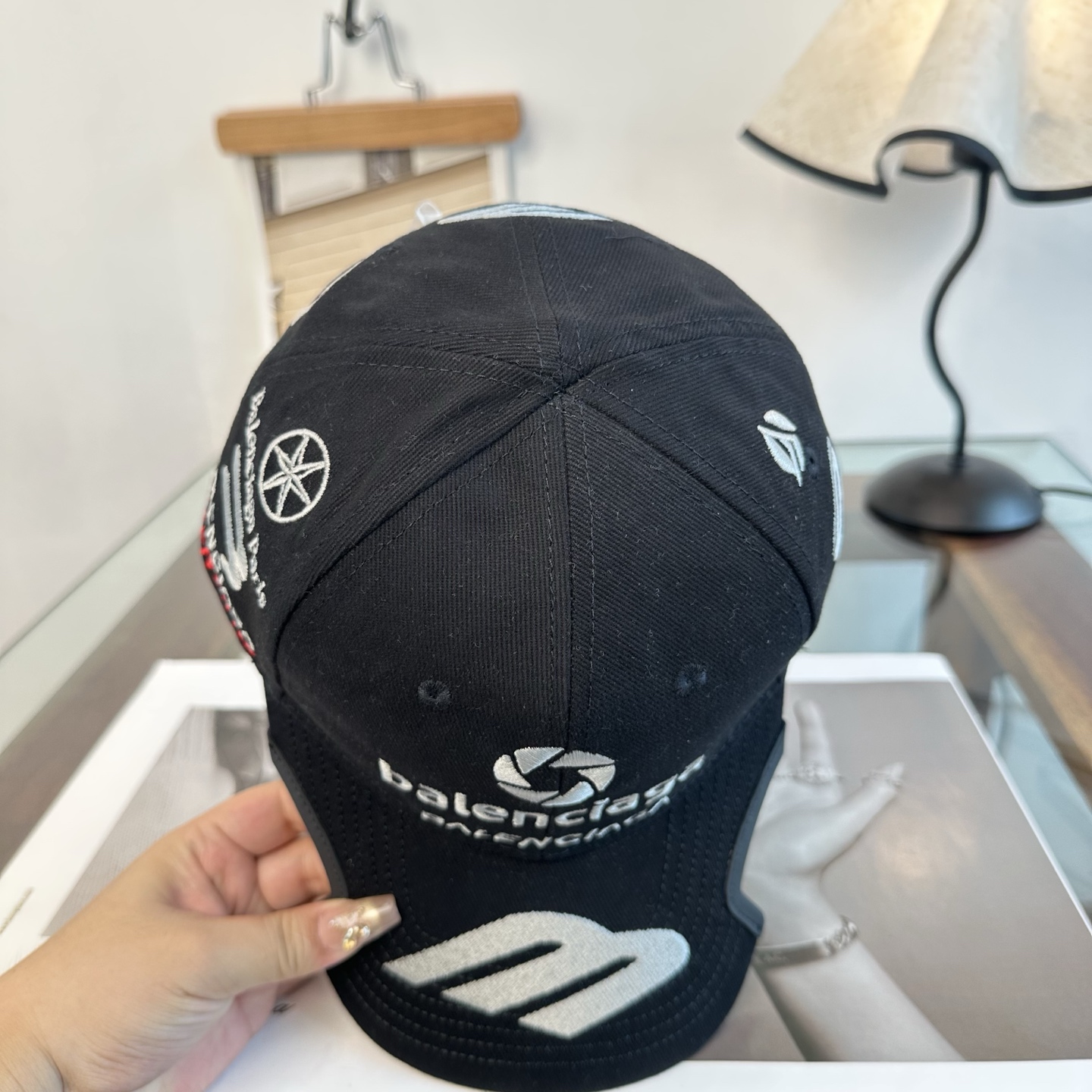 新品Balenciaga 巴黎世家字母新款棒球帽 现货秒发🧢简约时尚超级无敌好看的帽子！情侣款！