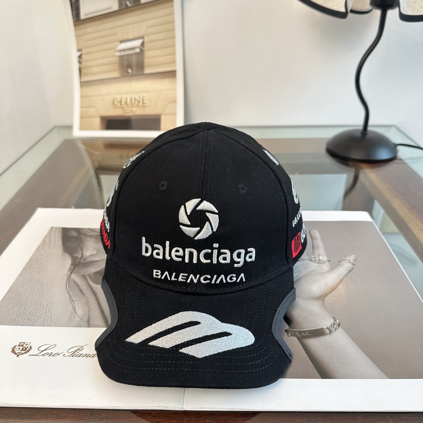 新品Balenciaga 巴黎世家字母新款棒球帽 现货秒发🧢简约时尚超级无敌好看的帽子！情侣款！