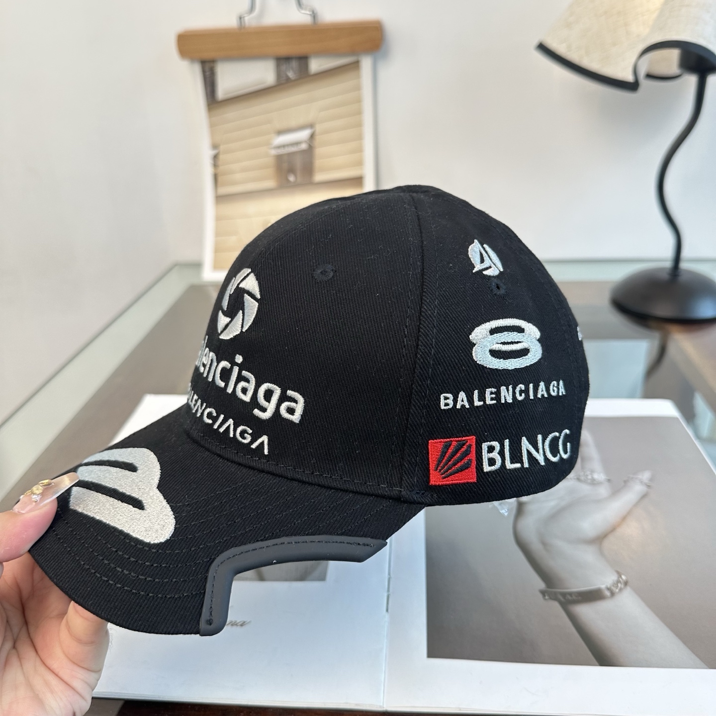 新品Balenciaga 巴黎世家字母新款棒球帽 现货秒发🧢简约时尚超级无敌好看的帽子！情侣款！