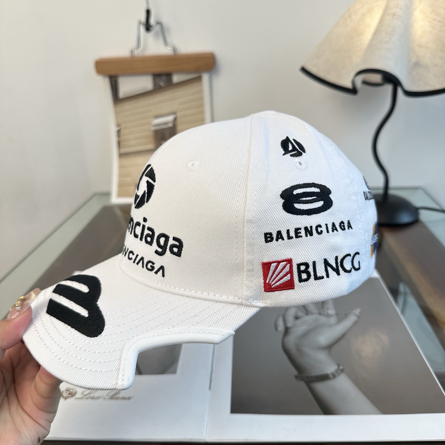新品Balenciaga 巴黎世家字母新款棒球帽 现货秒发🧢简约时尚超级无敌好看的帽子！情侣款！