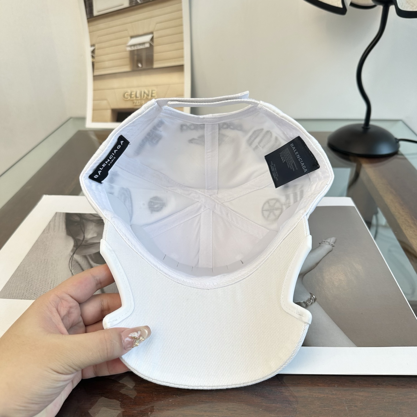 新品Balenciaga 巴黎世家字母新款棒球帽 现货秒发🧢简约时尚超级无敌好看的帽子！情侣款！