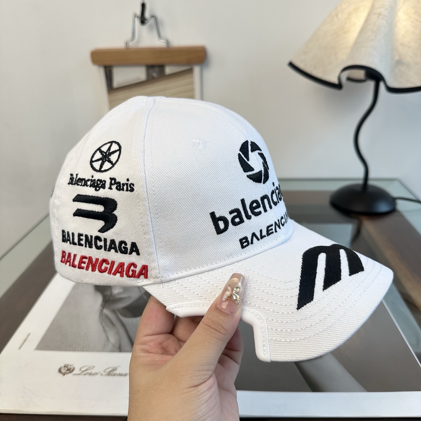 新品Balenciaga 巴黎世家字母新款棒球帽 现货秒发🧢简约时尚超级无敌好看的帽子！情侣款！