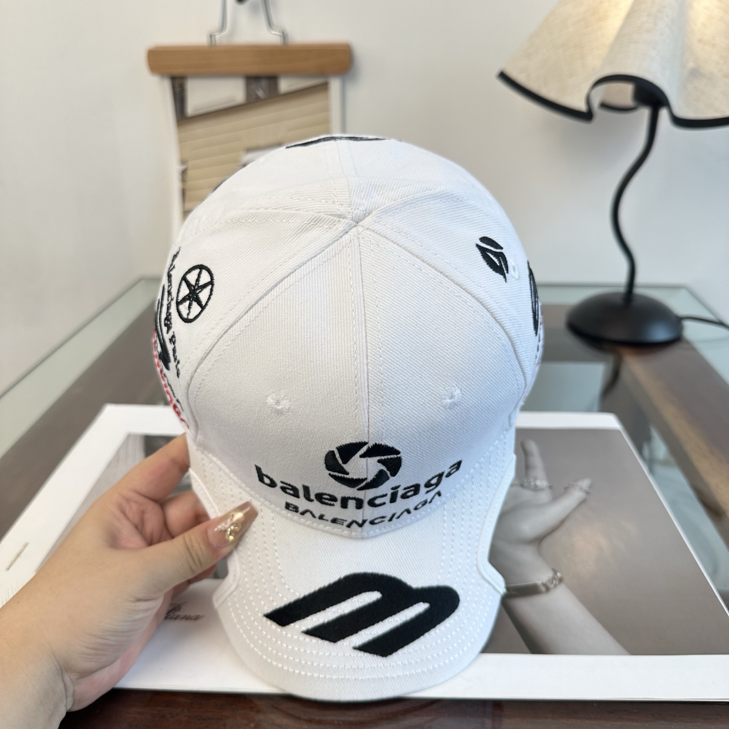 新品Balenciaga 巴黎世家字母新款棒球帽 现货秒发🧢简约时尚超级无敌好看的帽子！情侣款！
