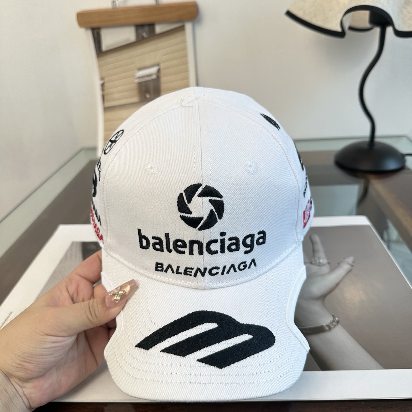 新品Balenciaga 巴黎世家字母新款棒球帽 现货秒发🧢简约时尚超级无敌好看的帽子！情侣款！