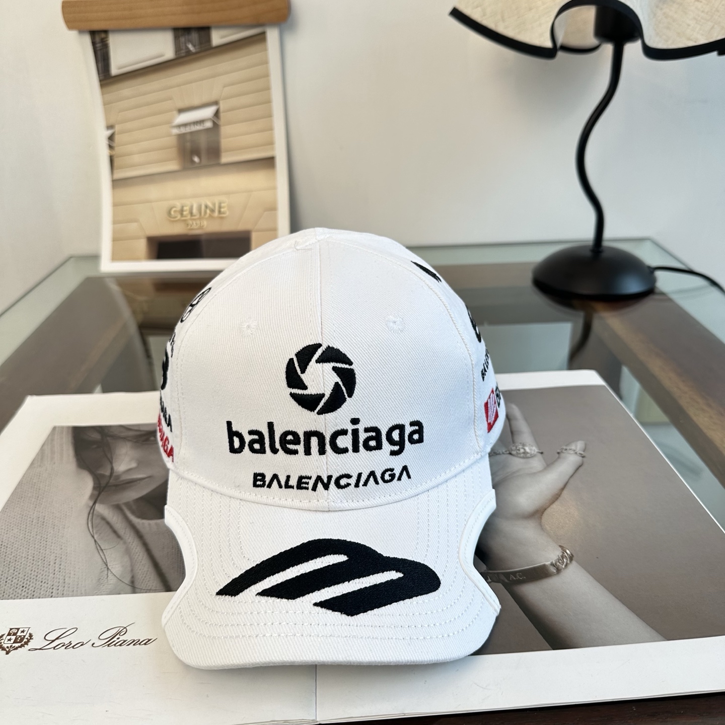 新品Balenciaga 巴黎世家字母新款棒球帽 现货秒发🧢简约时尚超级无敌好看的帽子！情侣款！