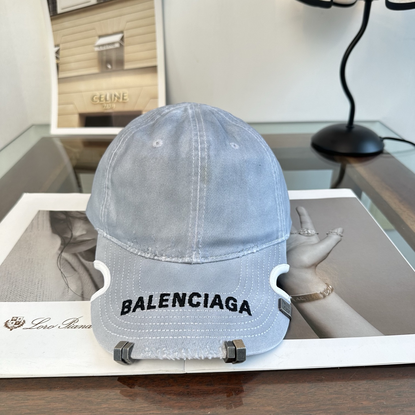 新品Balenciaga 巴黎世家字母新款棒球帽 现货秒发🧢简约时尚超级无敌好看的帽子！情侣款！