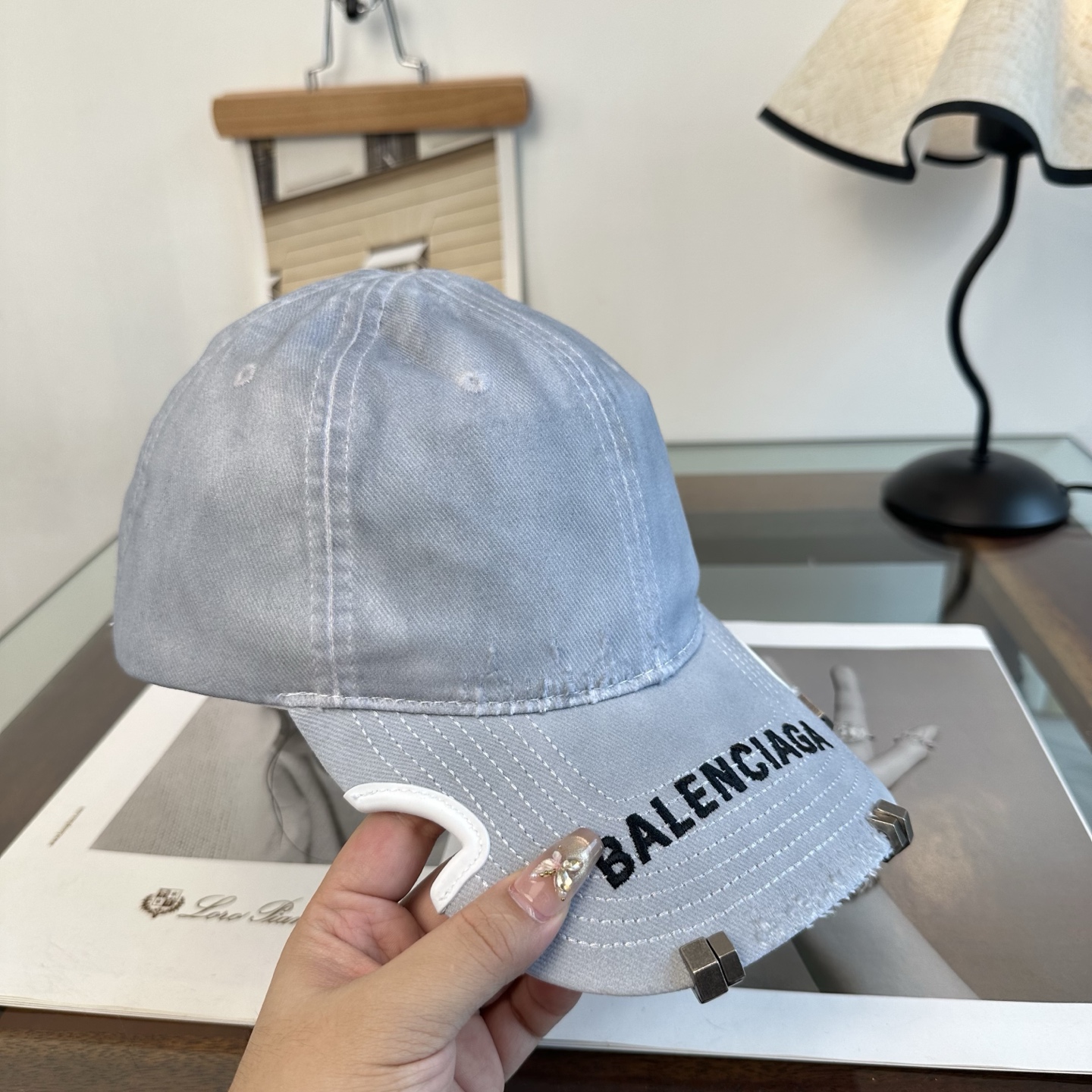 新品Balenciaga 巴黎世家字母新款棒球帽 现货秒发🧢简约时尚超级无敌好看的帽子！情侣款！