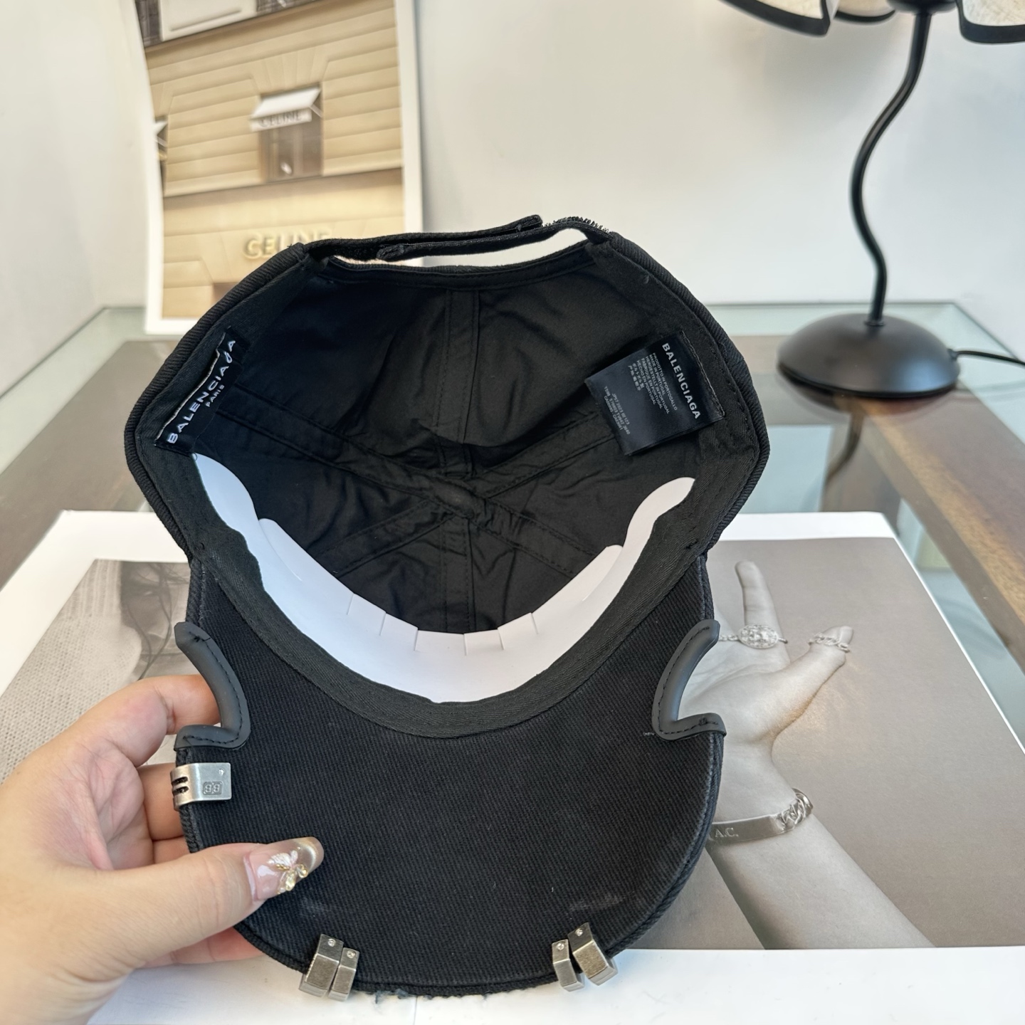 新品Balenciaga 巴黎世家字母新款棒球帽 现货秒发🧢简约时尚超级无敌好看的帽子！情侣款！