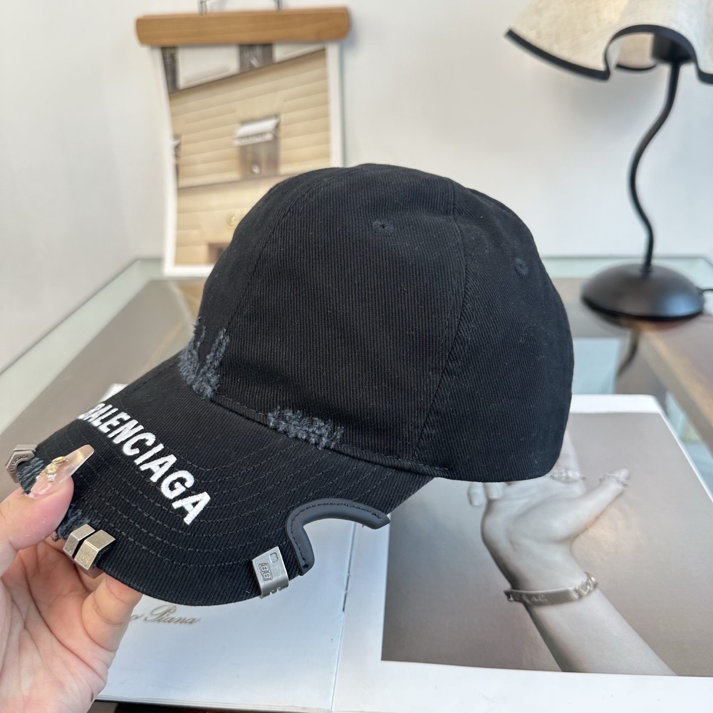 新品Balenciaga 巴黎世家字母新款棒球帽 现货秒发🧢简约时尚超级无敌好看的帽子！情侣款！