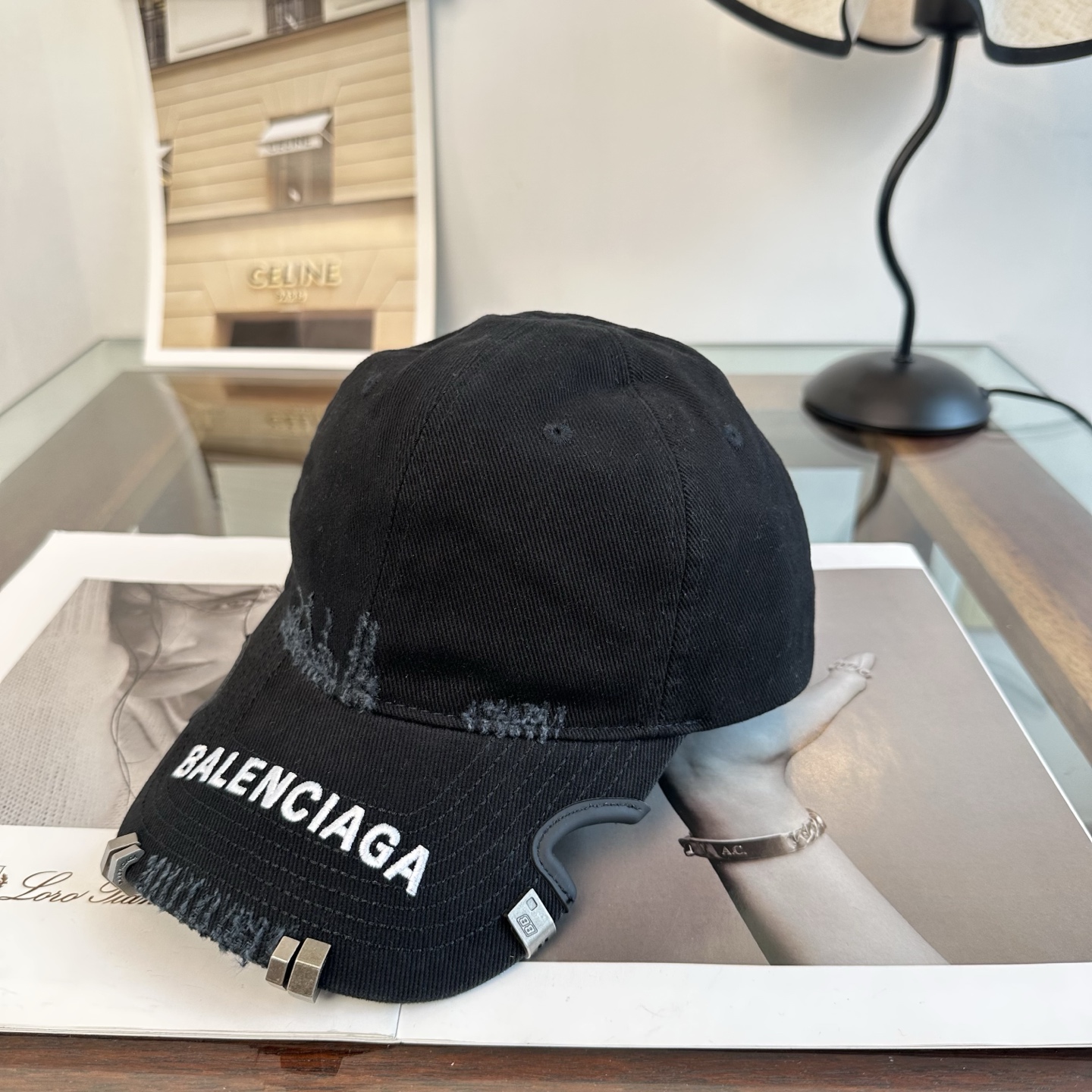 新品Balenciaga 巴黎世家字母新款棒球帽 现货秒发🧢简约时尚超级无敌好看的帽子！情侣款！