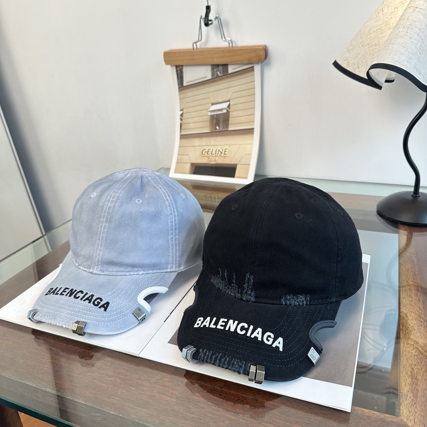 新品Balenciaga 巴黎世家字母新款棒球帽 现货秒发🧢简约时尚超级无敌好看的帽子！情侣款！