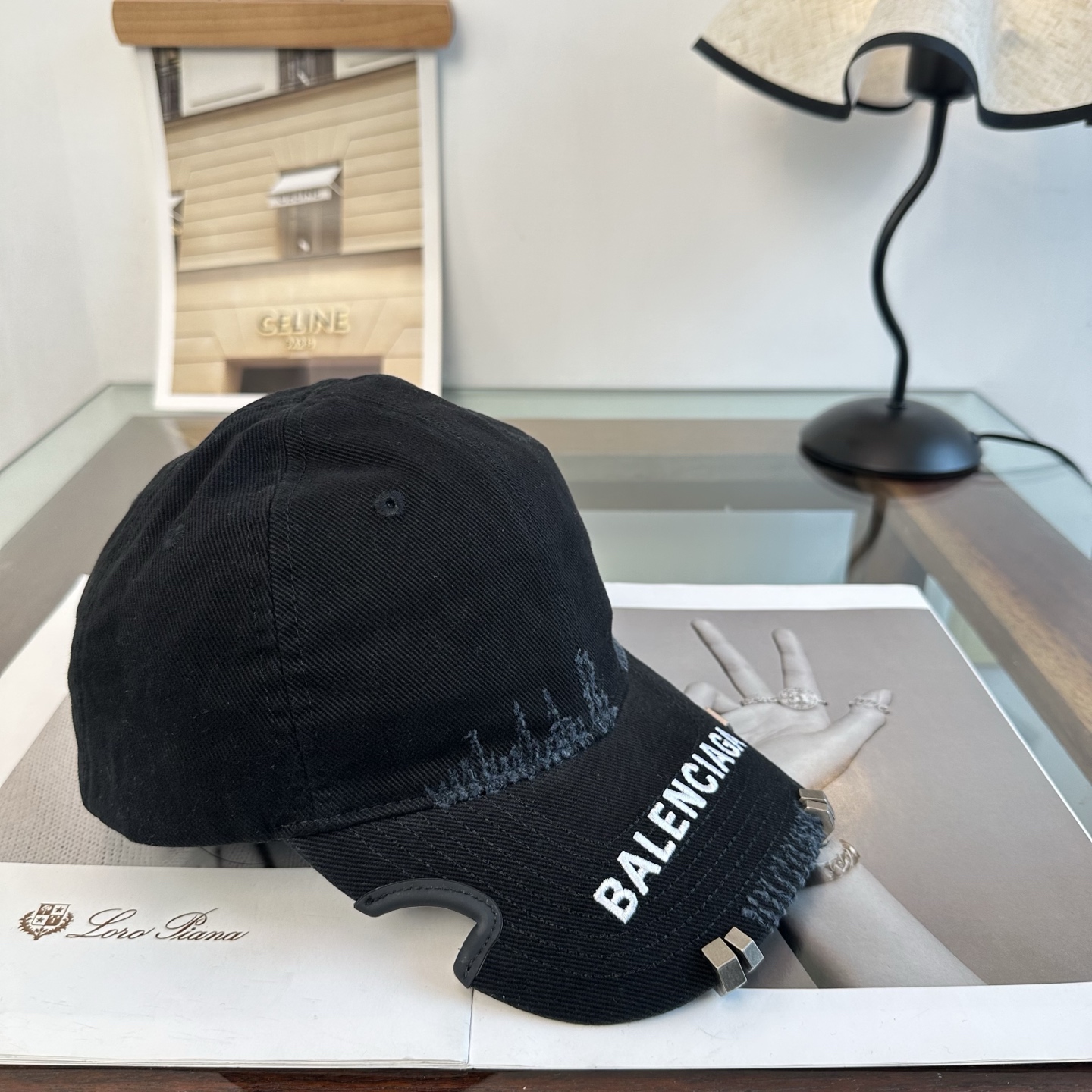 新品Balenciaga 巴黎世家字母新款棒球帽 现货秒发🧢简约时尚超级无敌好看的帽子！情侣款！