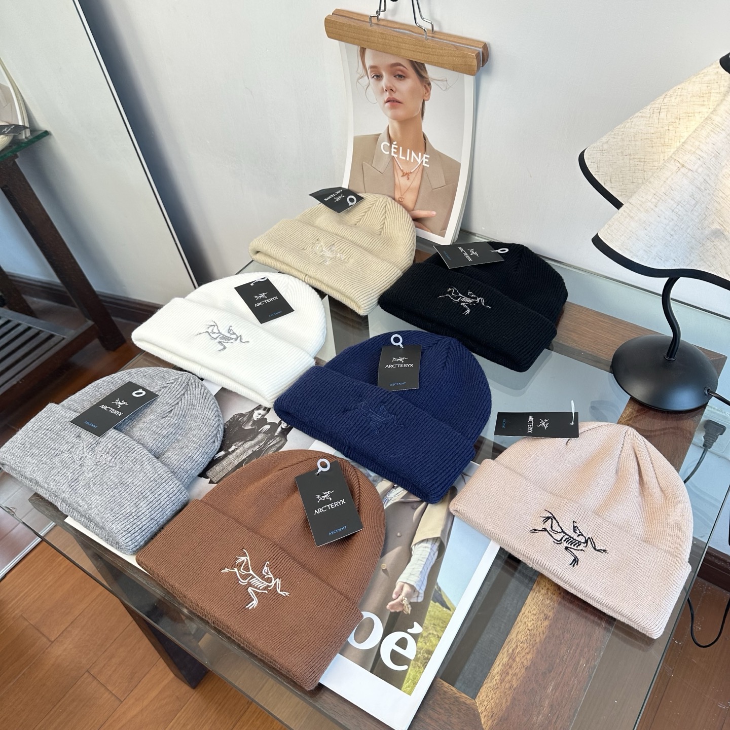 NO:928573,Arc'teryx's new autumn and winter knitted beanie is super popular and has first-class quality, perfect for going out on the street!  Age-reducing artifact hat, straw hat, fisherman hat, baseball cap, hat arc'teryx, espadrilles, hats19860909始祖鸟 秋冬新款针织毛线帽,超火爆质感一流,出街超好搭配！减龄神器帽子草帽渔夫帽棒球帽,帽子arc'teryx,espadrilles,hats,hat