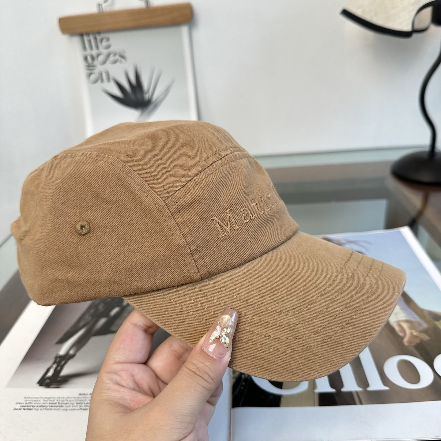 韩国大热的Matin Kim刺绣棒球帽🧢上新啦！最近超爱这款刺绣棒球帽 每个色都很好看 日常通勤、运动都合适 纯棉材质戴