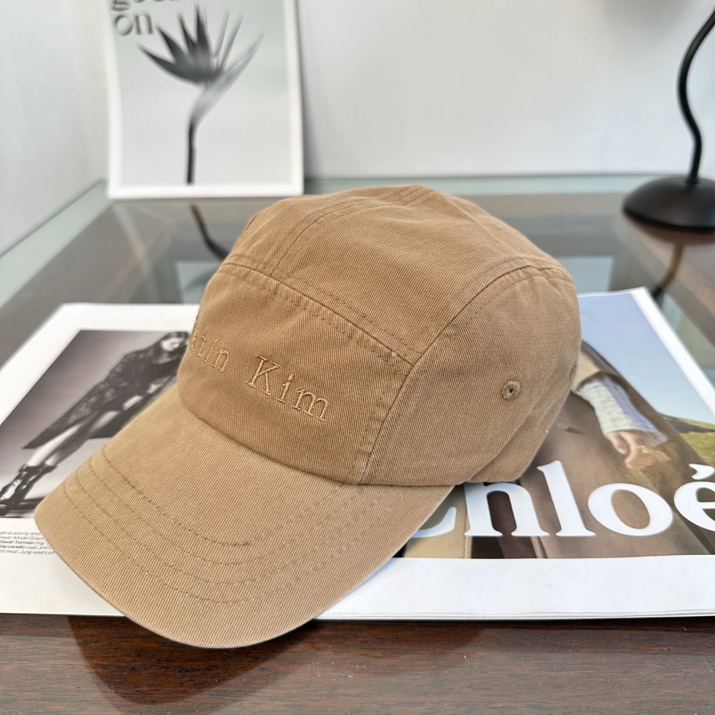 韩国大热的Matin Kim刺绣棒球帽🧢上新啦！最近超爱这款刺绣棒球帽 每个色都很好看 日常通勤、运动都合适 纯棉材质戴