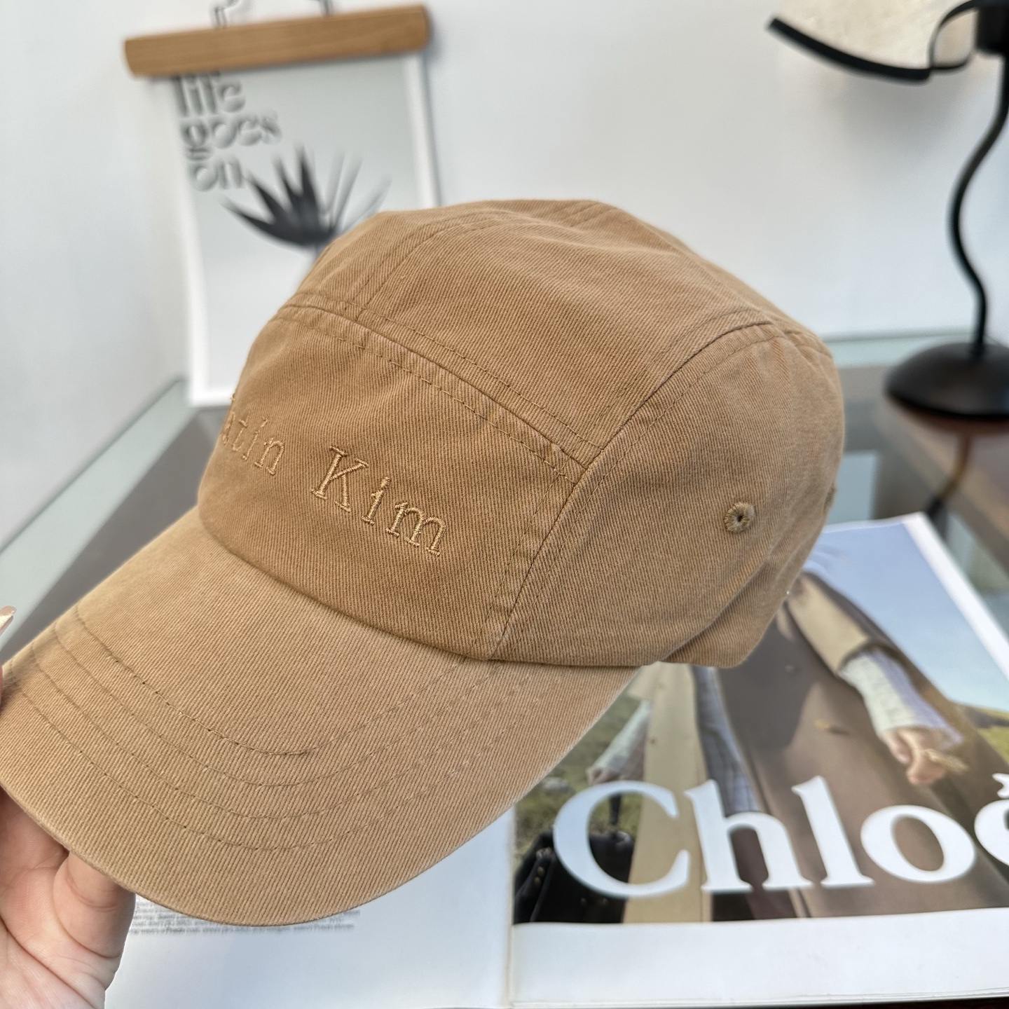 韩国大热的Matin Kim刺绣棒球帽🧢上新啦！最近超爱这款刺绣棒球帽 每个色都很好看 日常通勤、运动都合适 纯棉材质戴