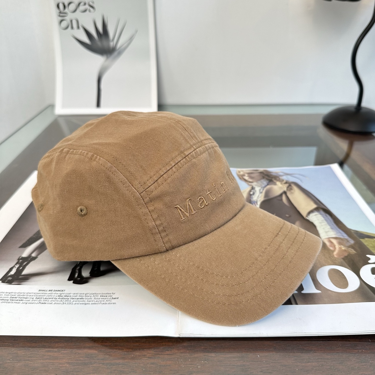 韩国大热的Matin Kim刺绣棒球帽🧢上新啦！最近超爱这款刺绣棒球帽 每个色都很好看 日常通勤、运动都合适 纯棉材质戴