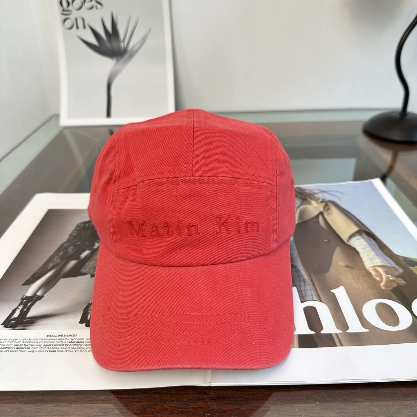韩国大热的Matin Kim刺绣棒球帽🧢上新啦！最近超爱这款刺绣棒球帽 每个色都很好看 日常通勤、运动都合适 纯棉材质戴
