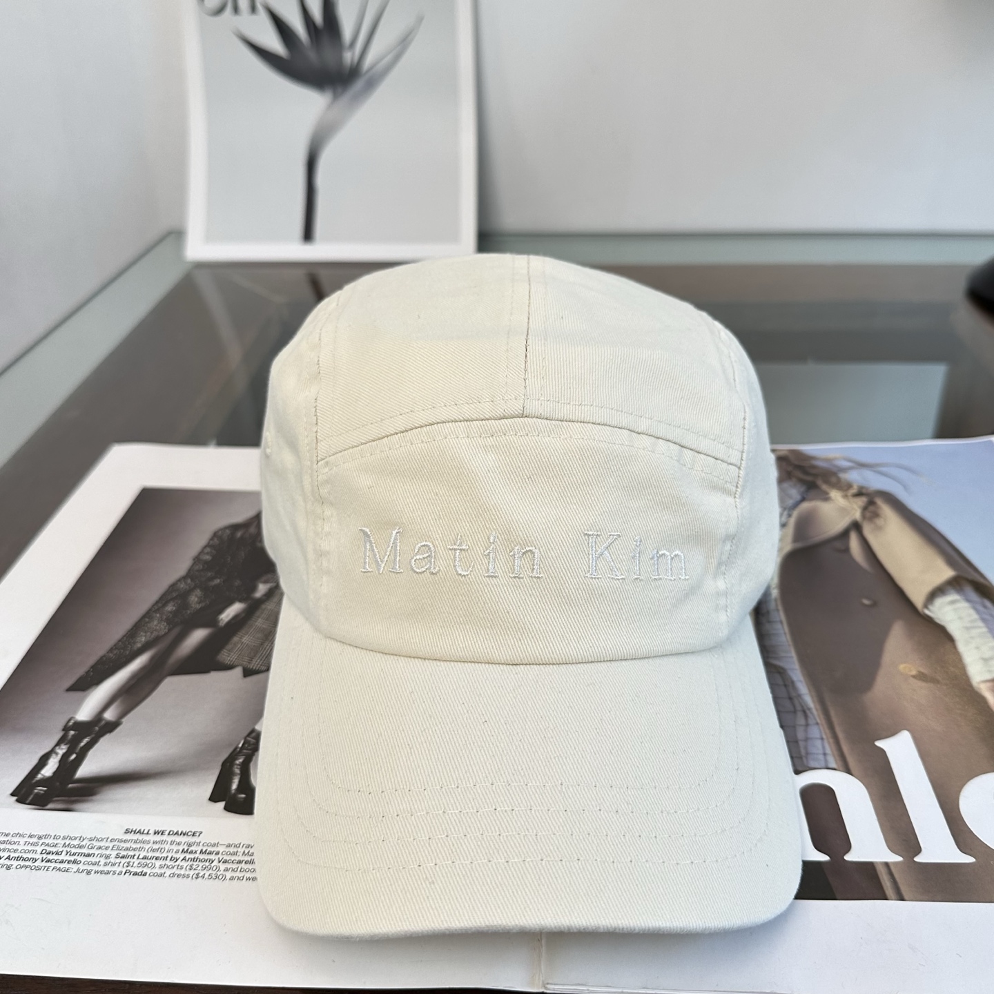 韩国大热的Matin Kim刺绣棒球帽🧢上新啦！最近超爱这款刺绣棒球帽 每个色都很好看 日常通勤、运动都合适 纯棉材质戴