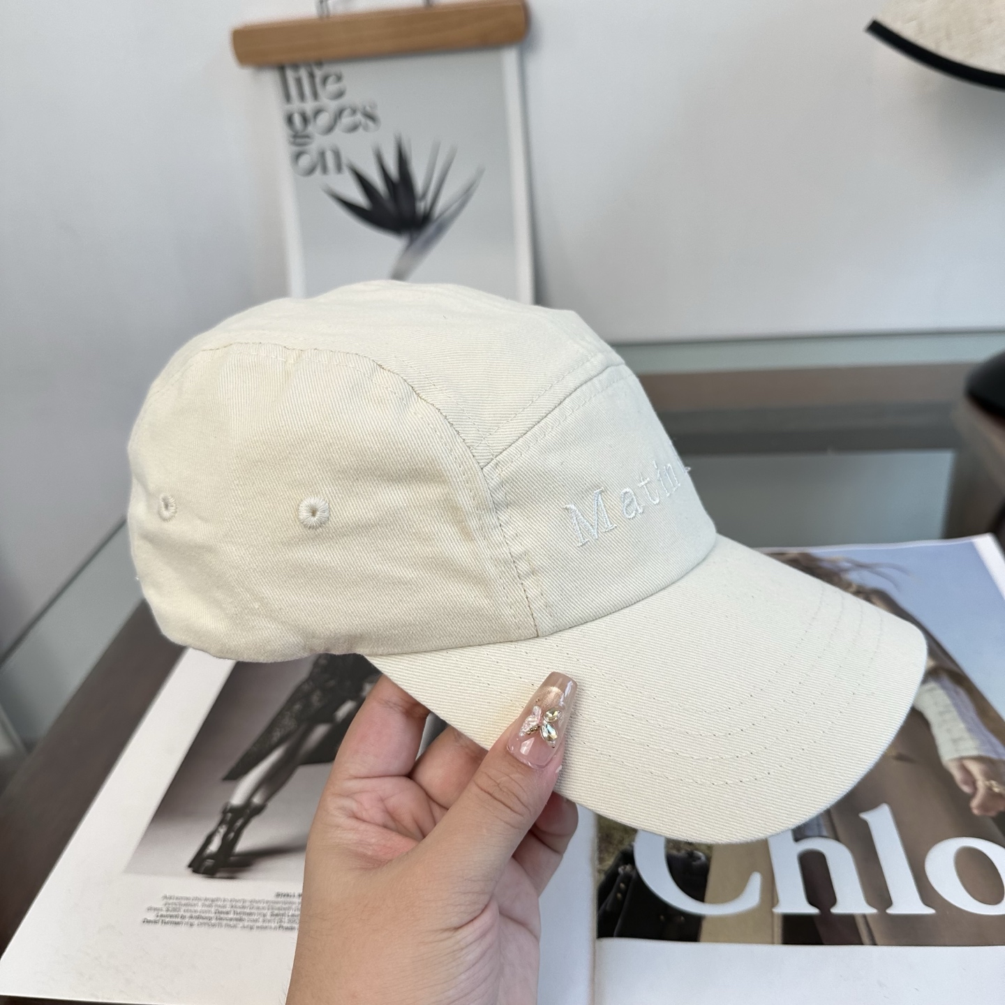 韩国大热的Matin Kim刺绣棒球帽🧢上新啦！最近超爱这款刺绣棒球帽 每个色都很好看 日常通勤、运动都合适 纯棉材质戴