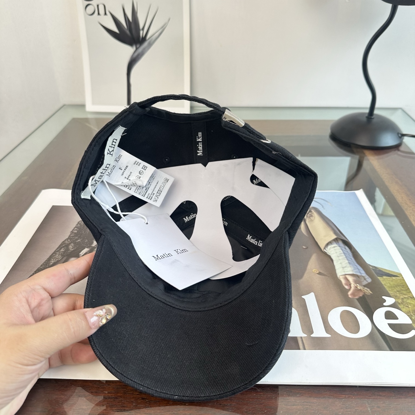 韩国大热的Matin Kim刺绣棒球帽🧢上新啦！最近超爱这款刺绣棒球帽 每个色都很好看 日常通勤、运动都合适 纯棉材质戴
