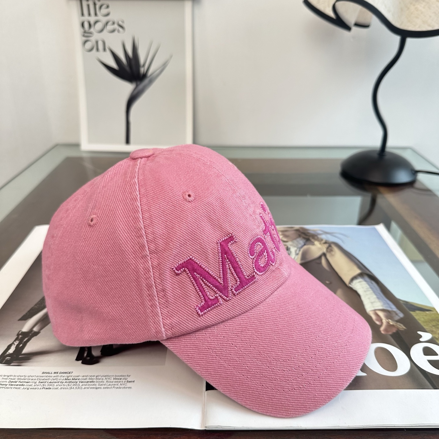 韩国大热的Matin Kim刺绣棒球帽🧢上新啦！最近超爱这款刺绣棒球帽 每个色都很好看 日常通勤、运动都合适 纯棉材质戴