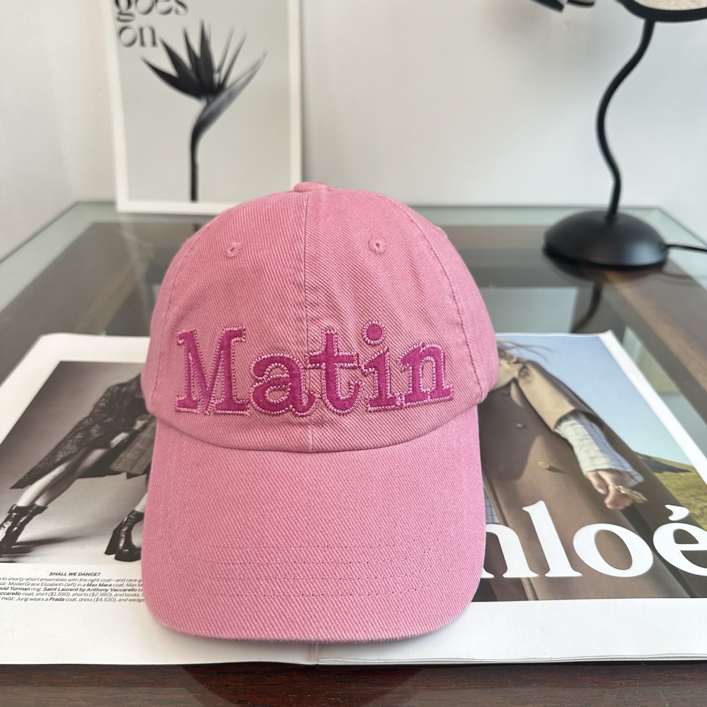 韩国大热的Matin Kim刺绣棒球帽🧢上新啦！最近超爱这款刺绣棒球帽 每个色都很好看 日常通勤、运动都合适 纯棉材质戴