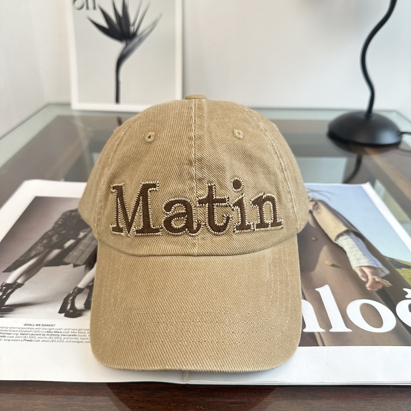 韩国大热的Matin Kim刺绣棒球帽🧢上新啦！最近超爱这款刺绣棒球帽 每个色都很好看 日常通勤、运动都合适 纯棉材质戴