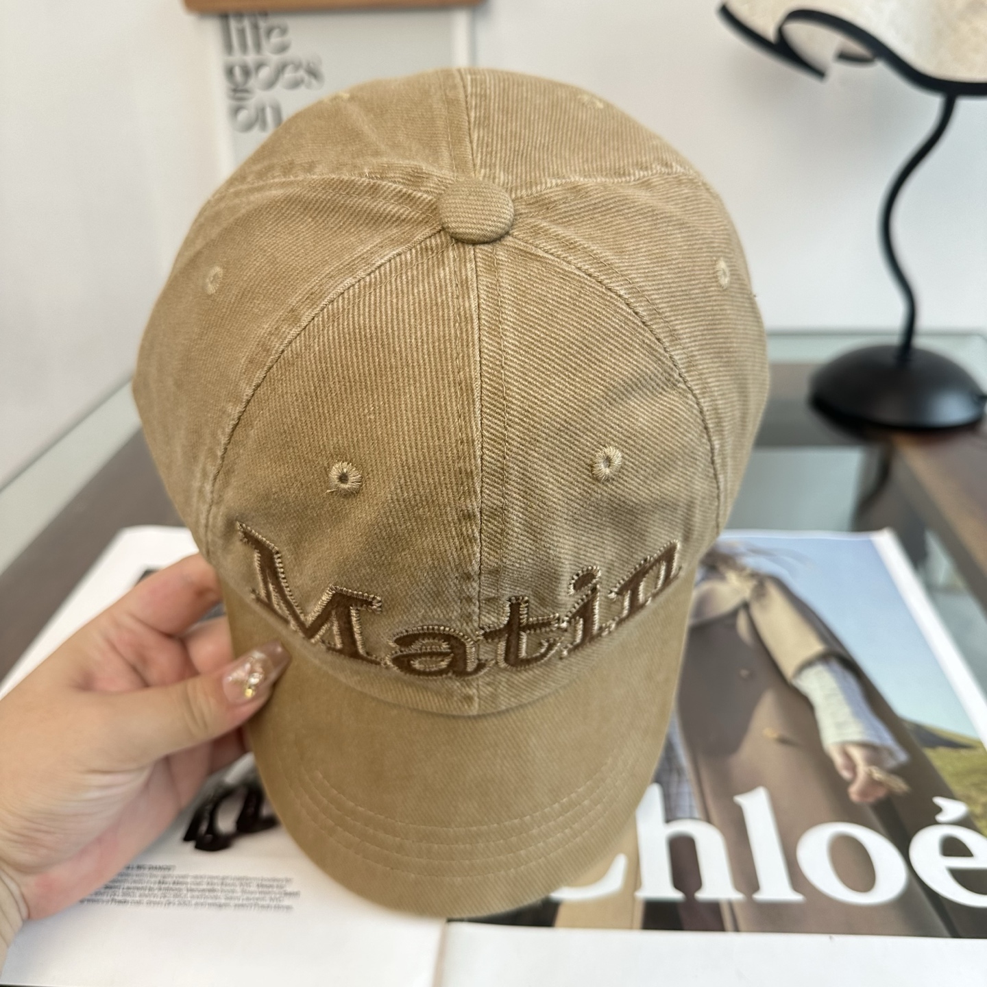 韩国大热的Matin Kim刺绣棒球帽🧢上新啦！最近超爱这款刺绣棒球帽 每个色都很好看 日常通勤、运动都合适 纯棉材质戴