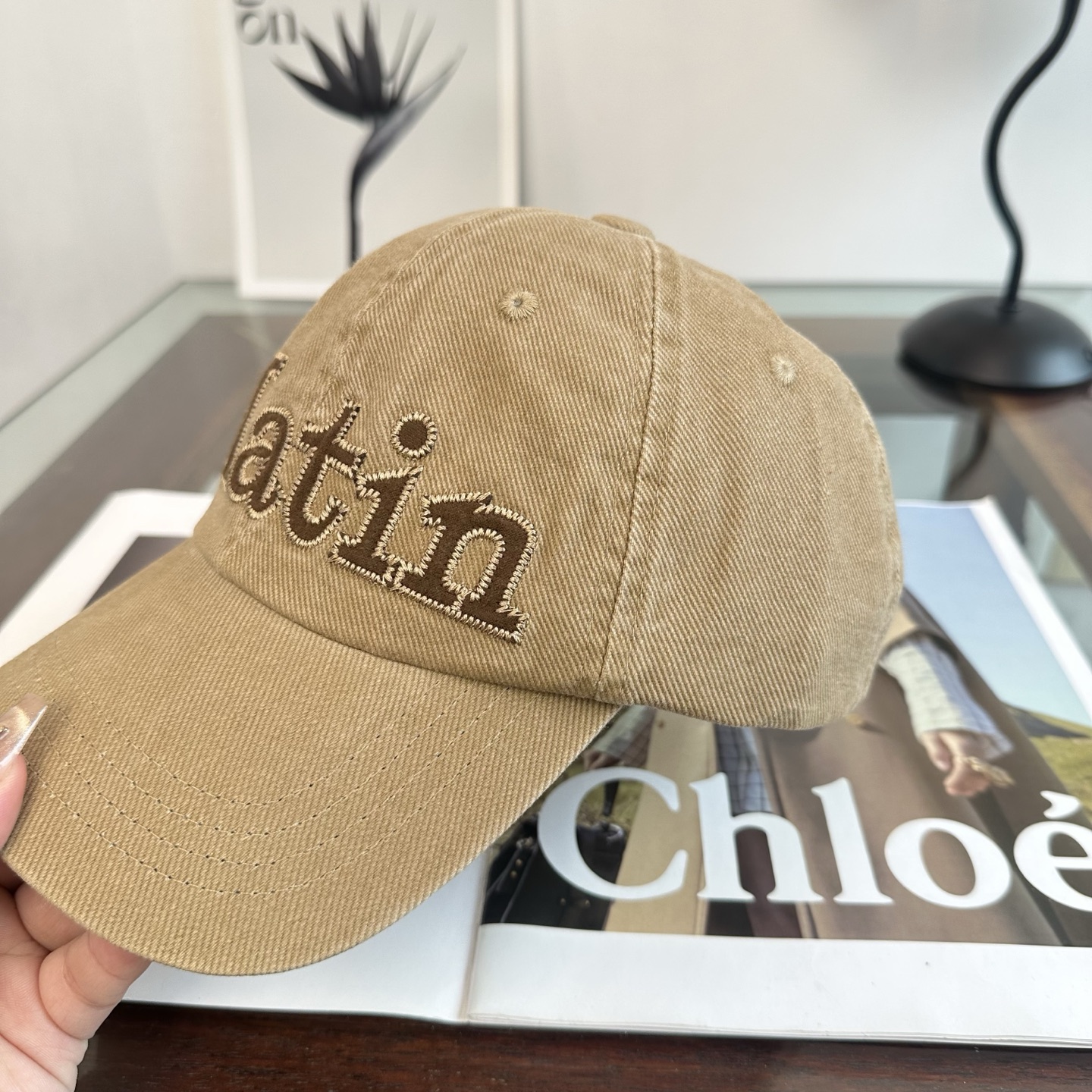 韩国大热的Matin Kim刺绣棒球帽🧢上新啦！最近超爱这款刺绣棒球帽 每个色都很好看 日常通勤、运动都合适 纯棉材质戴