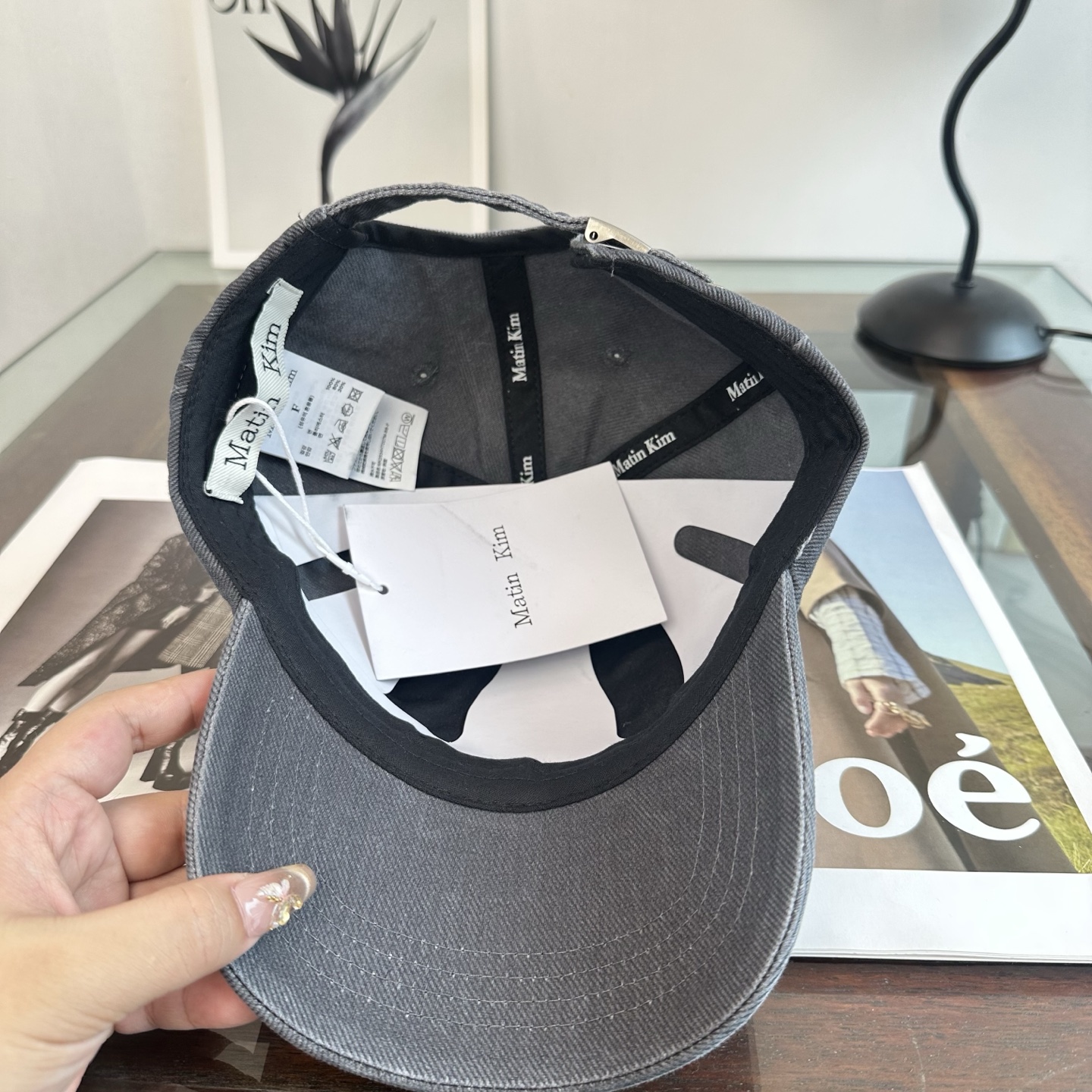 韩国大热的Matin Kim刺绣棒球帽🧢上新啦！最近超爱这款刺绣棒球帽 每个色都很好看 日常通勤、运动都合适 纯棉材质戴