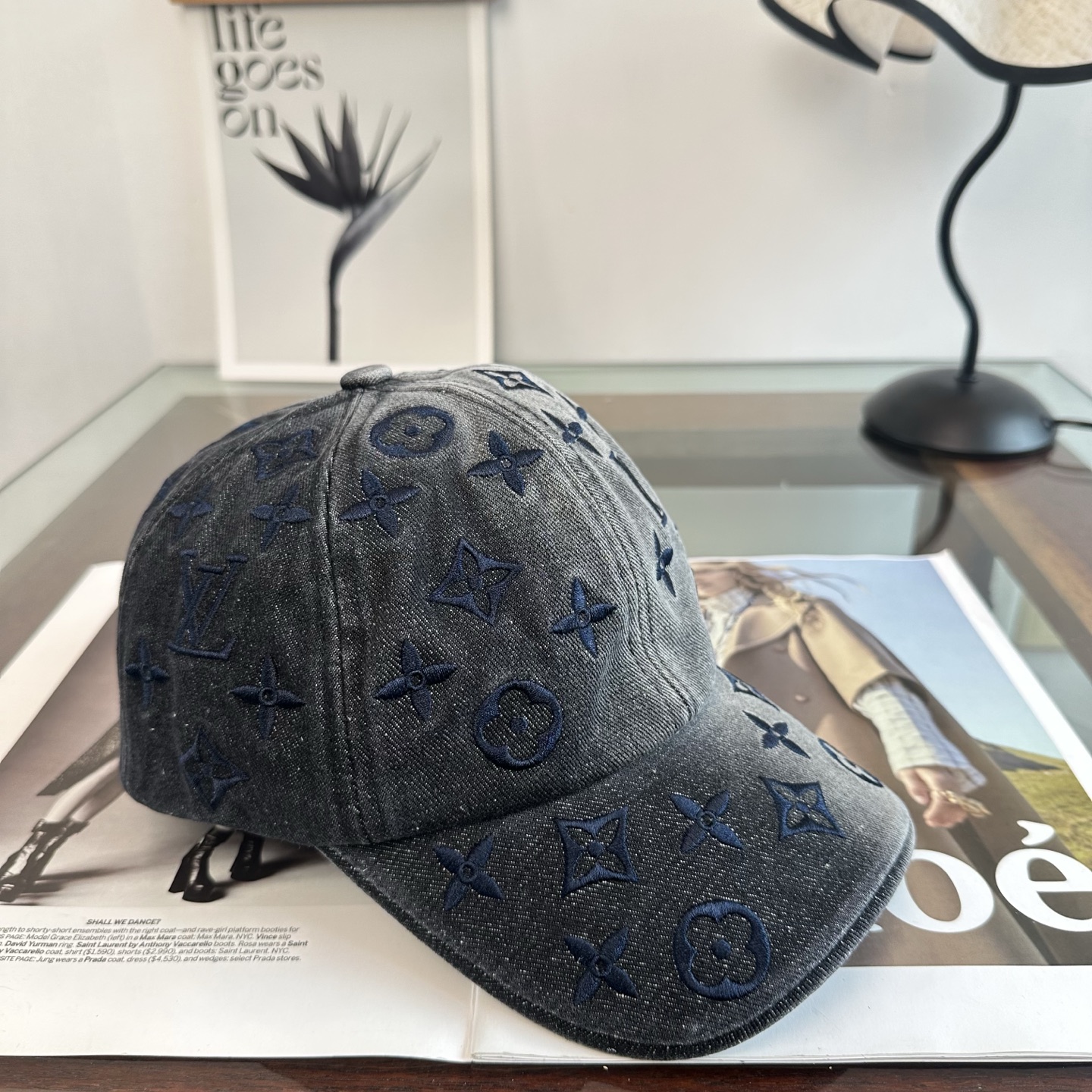 🧢路易威登棒球帽 LouisVuitton😍新款LV棒球帽，重工打造♥️高端大气，百搭款🤗男女通用！