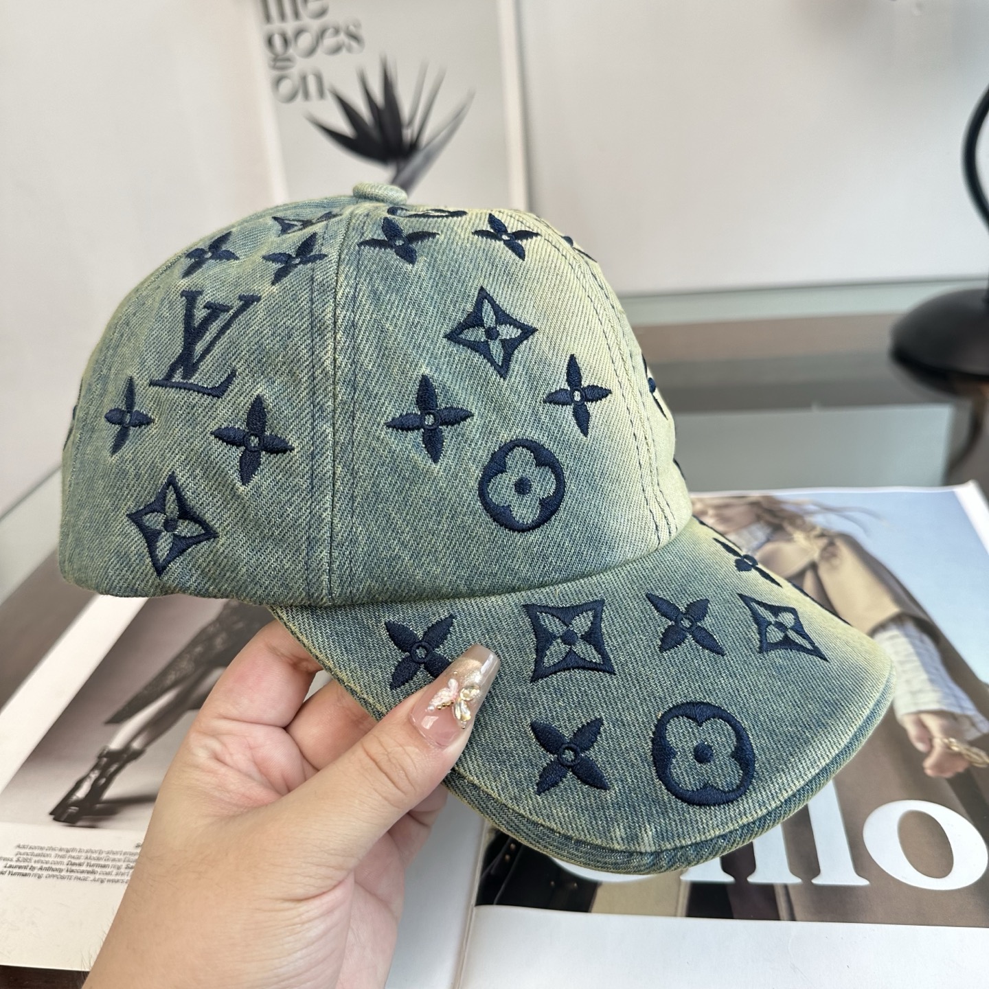 🧢路易威登棒球帽 LouisVuitton😍新款LV棒球帽，重工打造♥️高端大气，百搭款🤗男女通用！