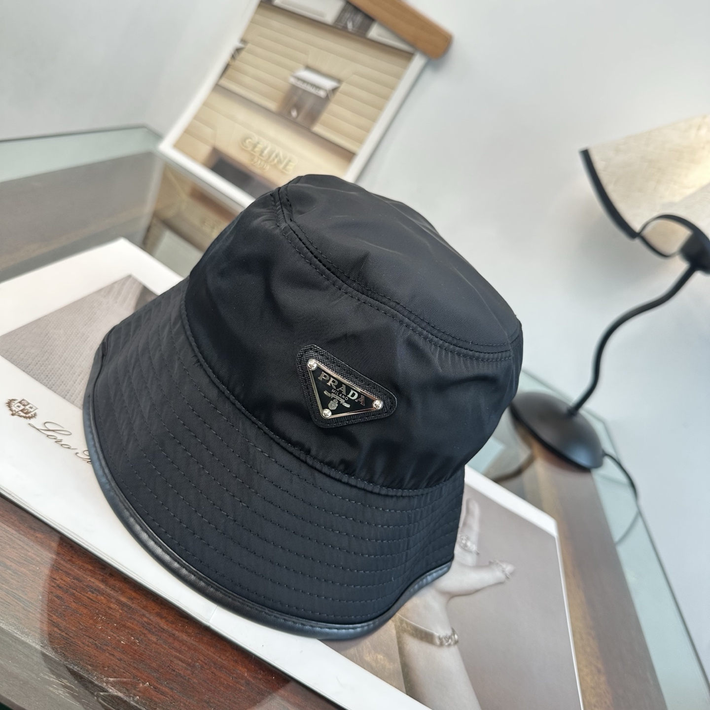 普拉达 Prada 经典渔夫帽，显脸小 大牌款超好搭配，赶紧入手！
