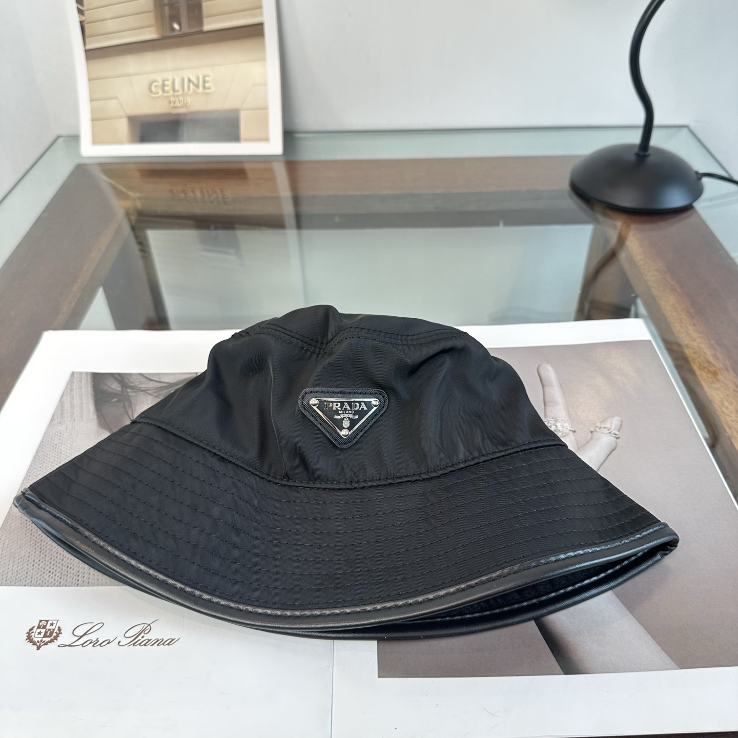 普拉达 Prada 经典渔夫帽，显脸小 大牌款超好搭配，赶紧入手！