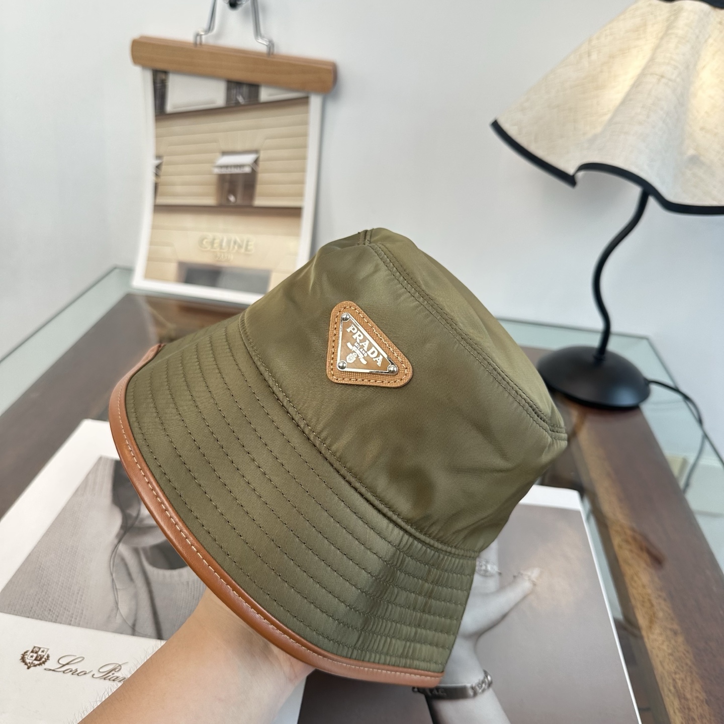 普拉达 Prada 经典渔夫帽，显脸小 大牌款超好搭配，赶紧入手！
