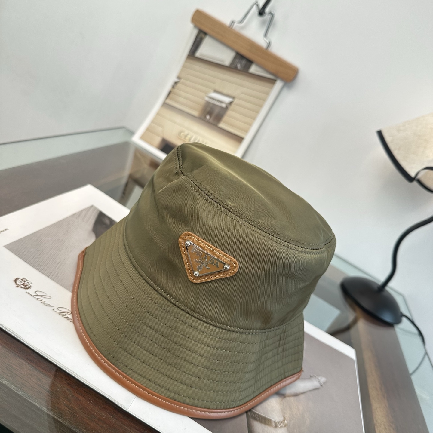 普拉达 Prada 经典渔夫帽，显脸小 大牌款超好搭配，赶紧入手！