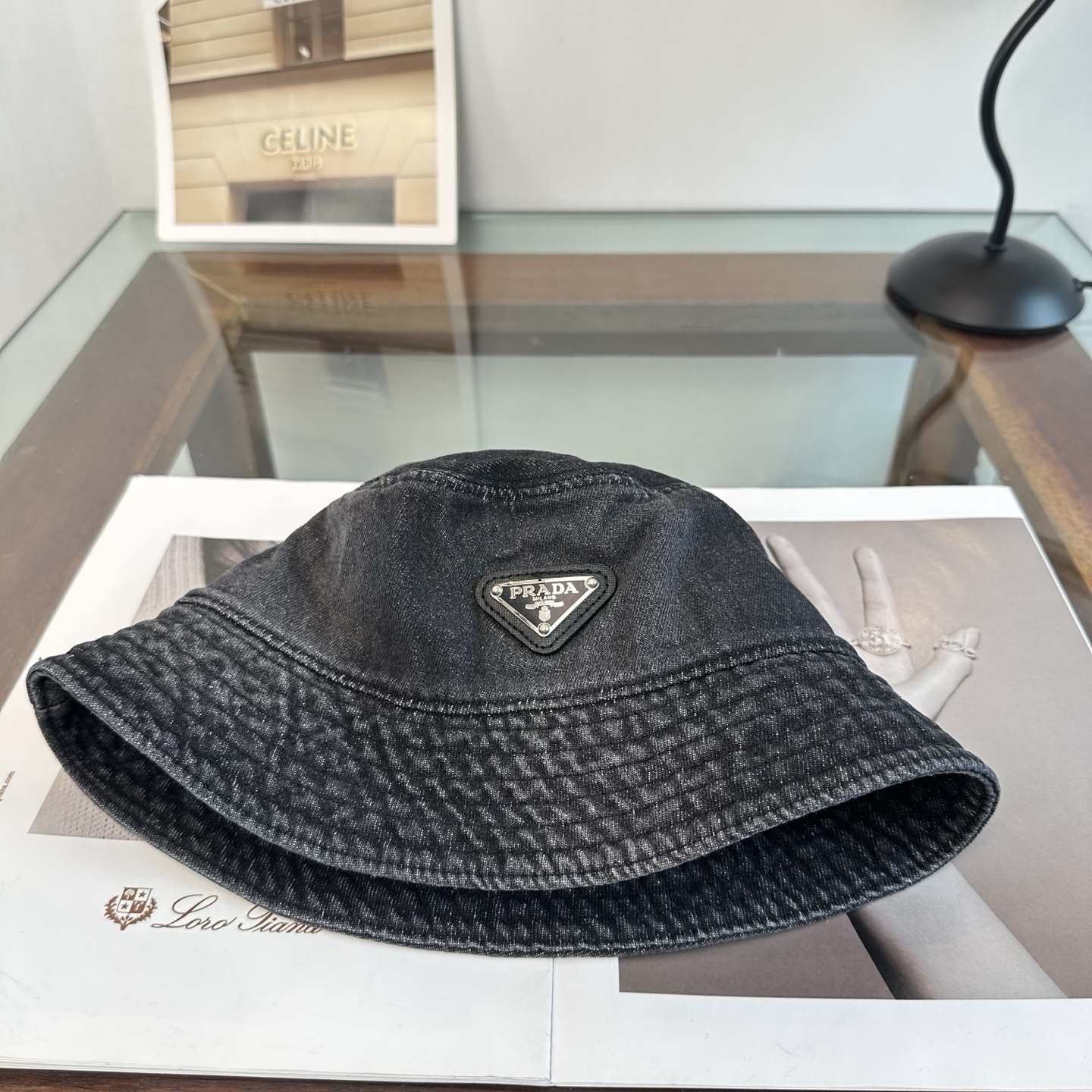 普拉达 Prada 经典渔夫帽，显脸小 大牌款超好搭配，赶紧入手！