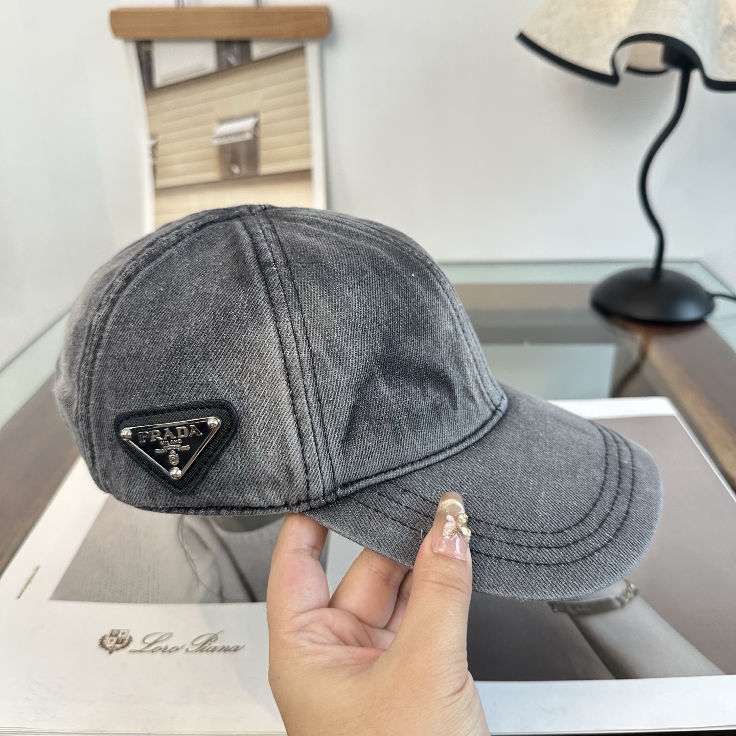 普拉达 Prada 经典棒球帽，显脸小 大牌款超好搭配，赶紧入手！