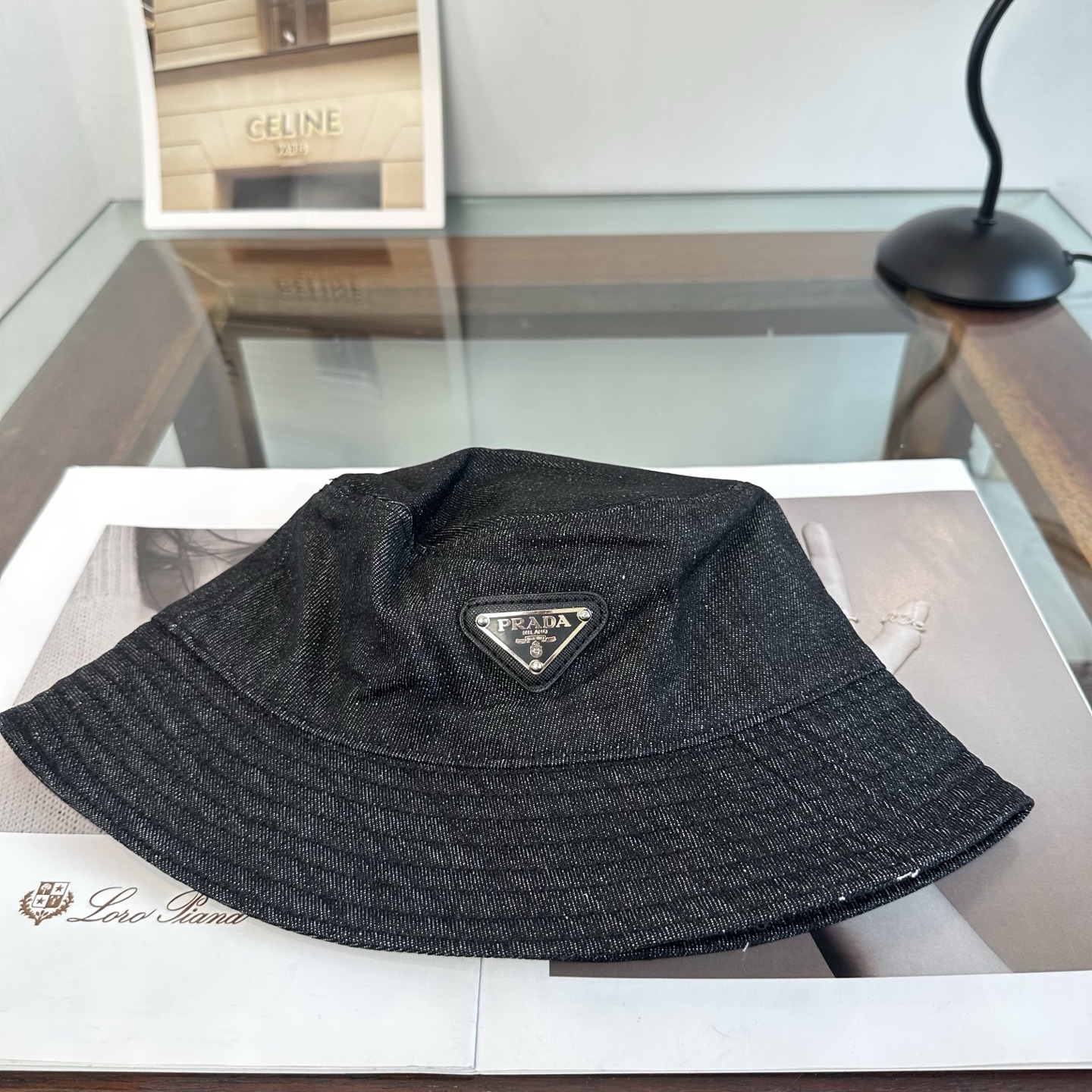 普拉达 Prada 经典渔夫帽，显脸小 大牌款超好搭配，赶紧入手！