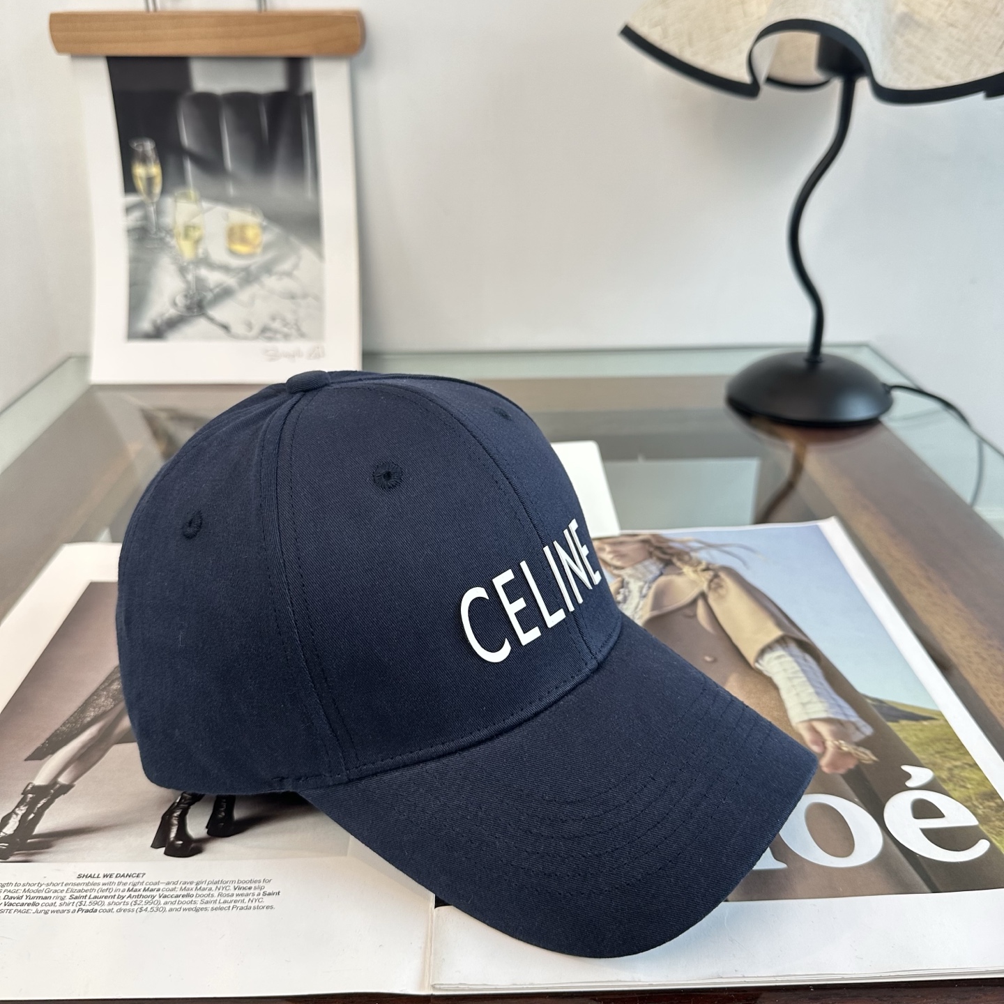 爆款CELINE（赛琳）简约明星同款最新棒球帽，时尚潮流，高端做工！每一个帽子都是用心之作！非一般的品质，男女均可。  