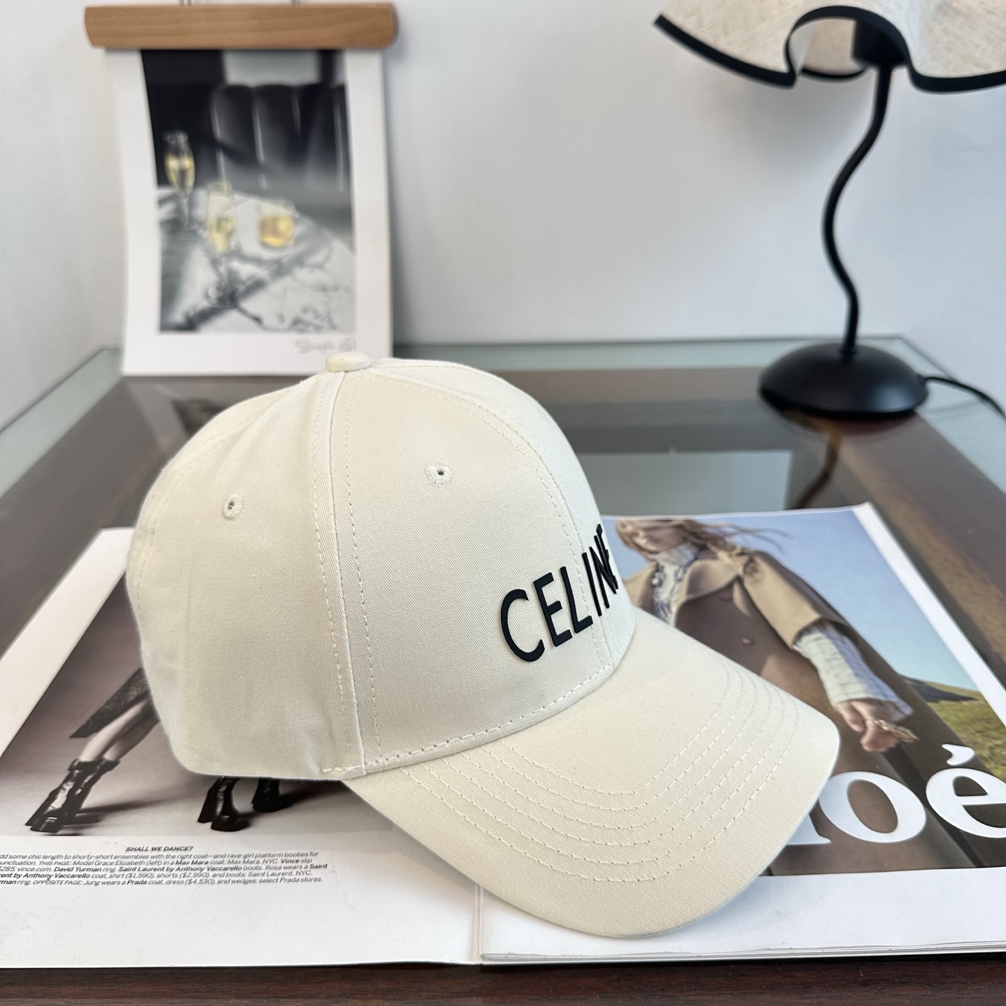 爆款CELINE（赛琳）简约明星同款最新棒球帽，时尚潮流，高端做工！每一个帽子都是用心之作！非一般的品质，男女均可。  