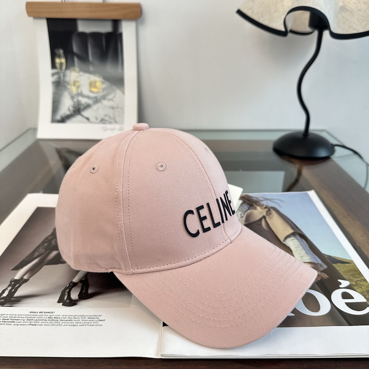 爆款CELINE（赛琳）简约明星同款最新棒球帽，时尚潮流，高端做工！每一个帽子都是用心之作！非一般的品质，男女均可。  
