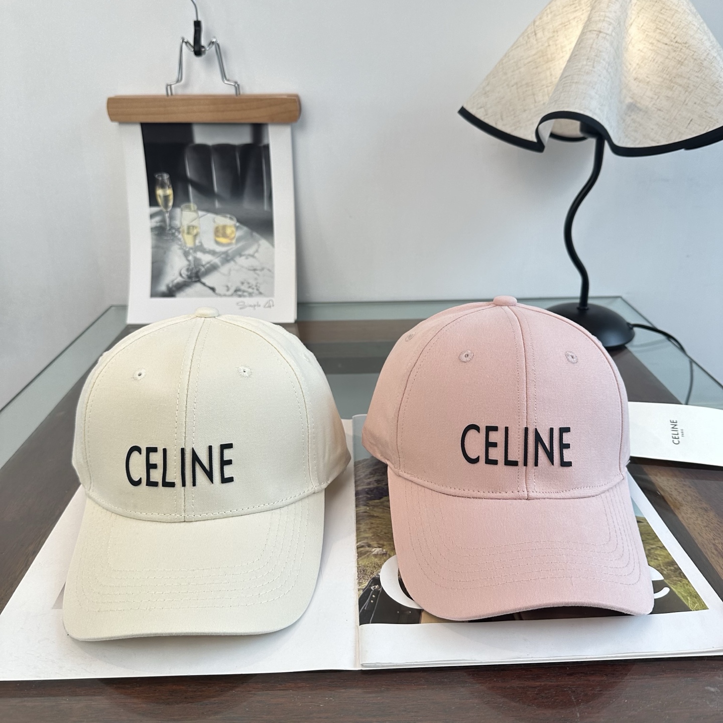 爆款CELINE（赛琳）简约明星同款最新棒球帽，时尚潮流，高端做工！每一个帽子都是用心之作！非一般的品质，男女均可。  