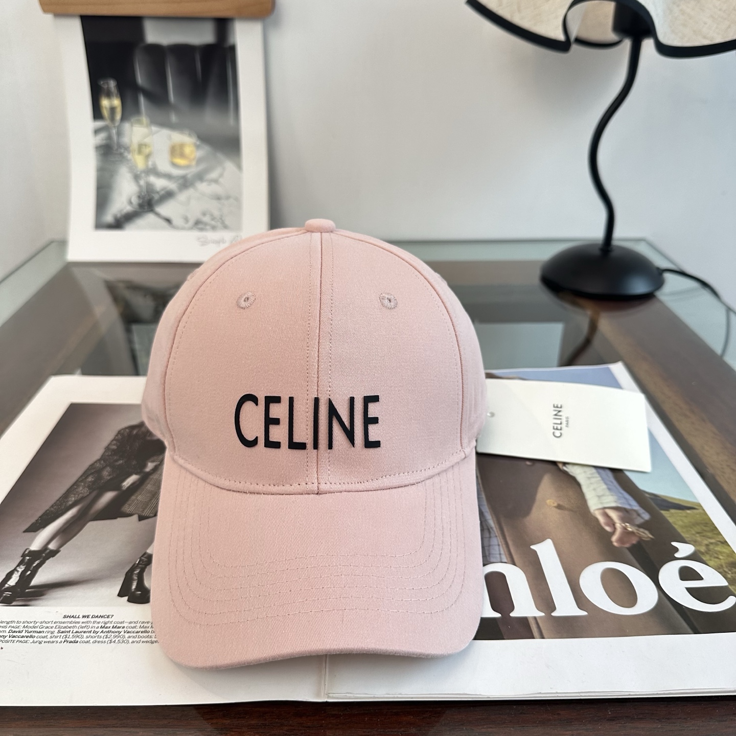 爆款CELINE（赛琳）简约明星同款最新棒球帽，时尚潮流，高端做工！每一个帽子都是用心之作！非一般的品质，男女均可。  