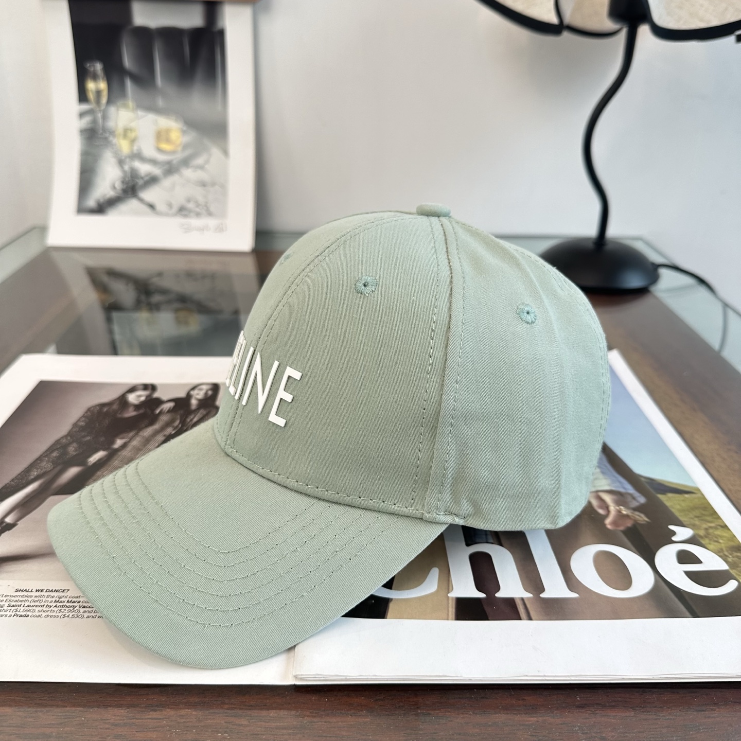 爆款CELINE（赛琳）简约明星同款最新棒球帽，时尚潮流，高端做工！每一个帽子都是用心之作！非一般的品质，男女均可。  