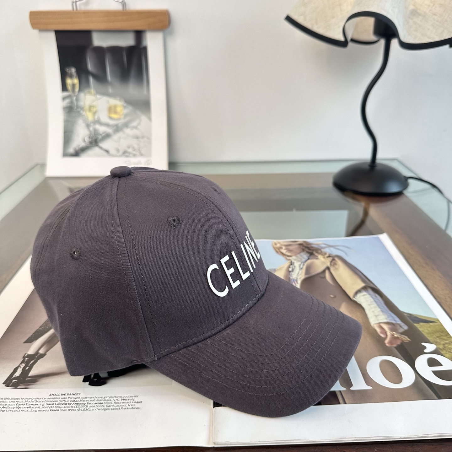 爆款CELINE（赛琳）简约明星同款最新棒球帽，时尚潮流，高端做工！每一个帽子都是用心之作！非一般的品质，男女均可。  